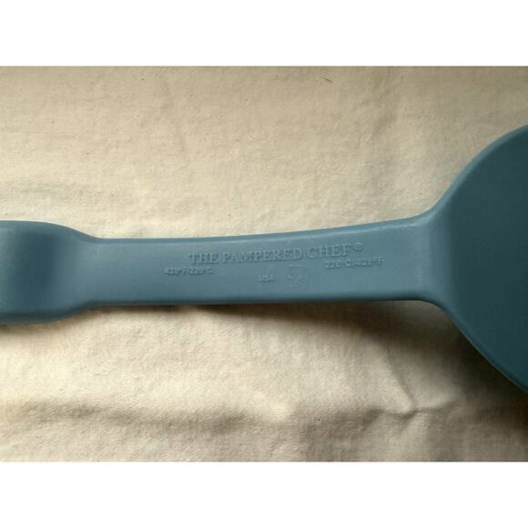 The Pampered Chef Blue Nylon Slotted Spatula Heat Resistant 12 1/2” - Picture 3 of 3